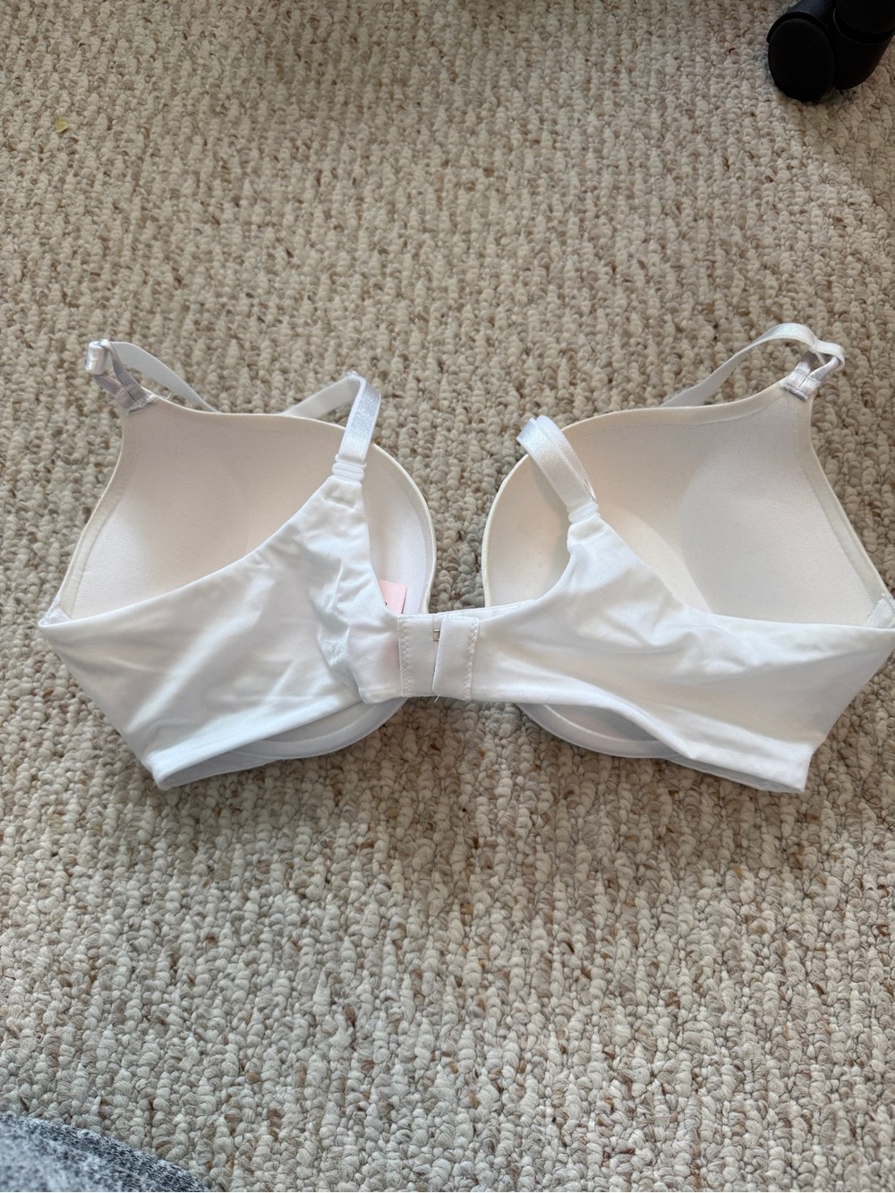 Victoria's Secret White Smooth Molding Bra - Picture 2 of 3